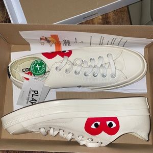 Comme des Garcons Play x Converse Play One Heart Low-Top Sneakers